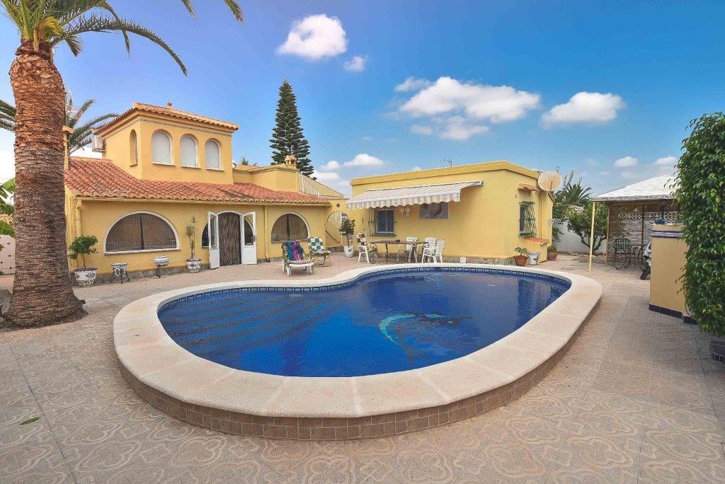 CHALET_EN_TORRETA_FLORIDA,_CHALET_IN_TORRETA_FLORIDA,_CHALET_À_TORRETA_FLORIDE