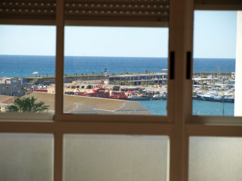 Piso_con_Vistas_al_Puerto,_7a__Planta,_Apartment_with_Port_Views,_7th_Floor