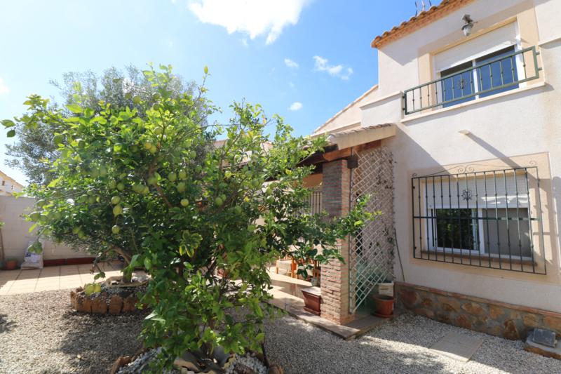 Chalet_en_Lo_Crispín,_Villa_in_Lo_Crispín,_Chalet_à_Lo_Crispín,_Шале_в_Lo_CrisPín