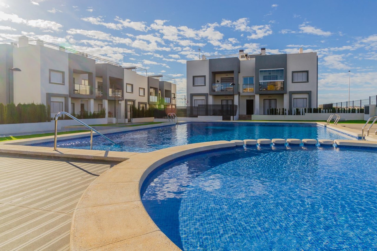 Bungalow_en_Torrevieja,_Bungalow_in_Torrevieja,_Bungalow_dans_Torrevieja,_Бунгало_в_Torrevieja