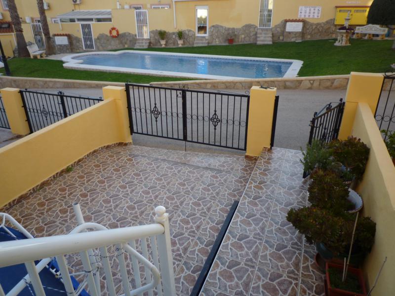 Dúplex_Orihuela_Costa_Villamartín_Filipinas,_Duplex_Orihuela_Costa_Villamartín_Philippines