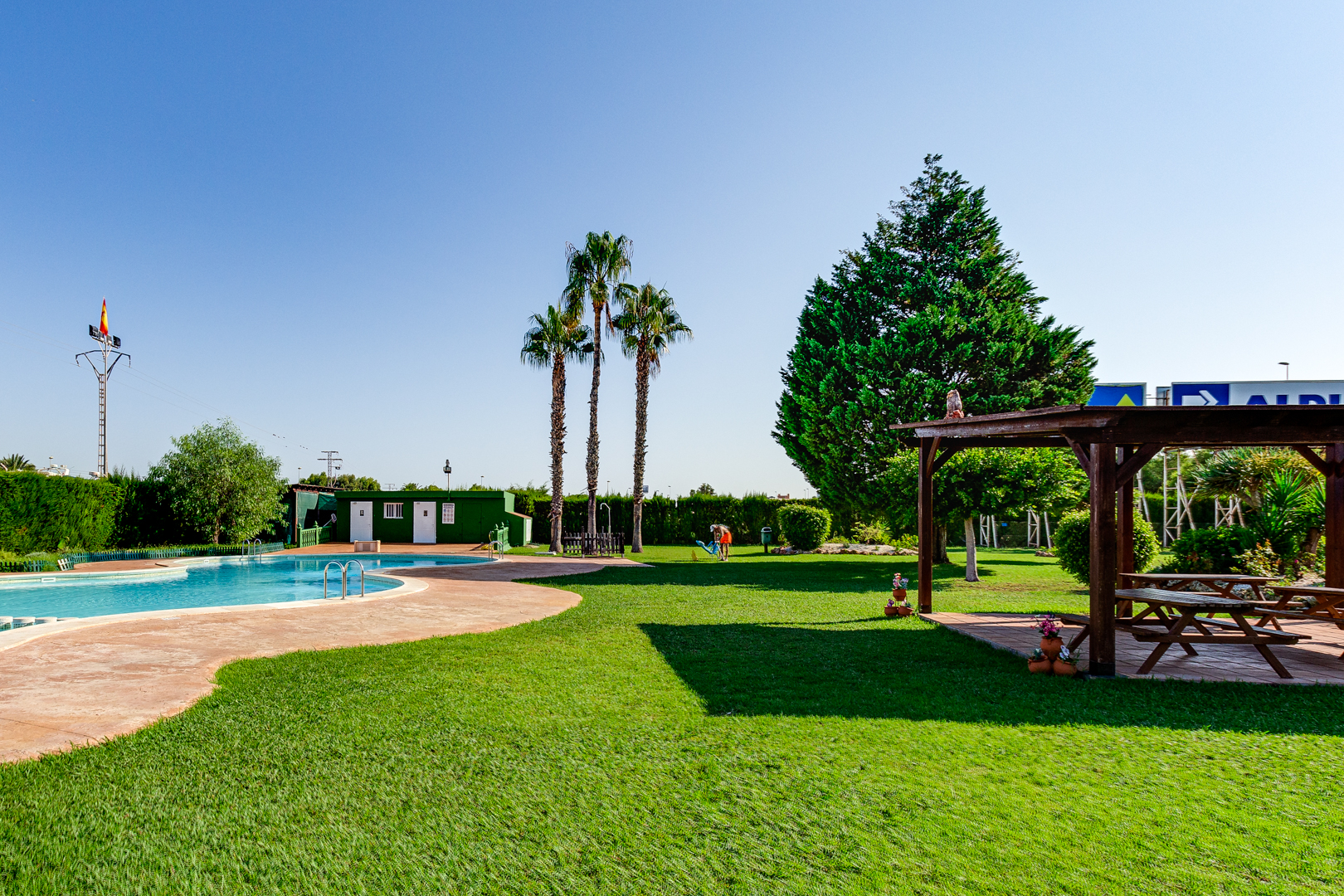 Bungalow_en_Residencial_Parque_de_las_Naciones,_Bungalow_in_Residencial_Parque_de_las_Naciones