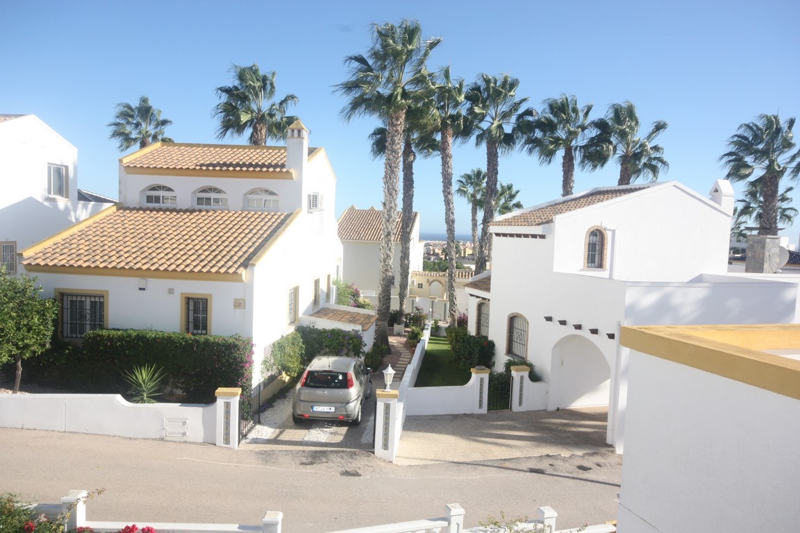 Chalet_en_Villa_Martín,_Chalet_in_Villa_Martín,_Chalet_à_Villa_Martín,_Шале_на_вилле_Мартин