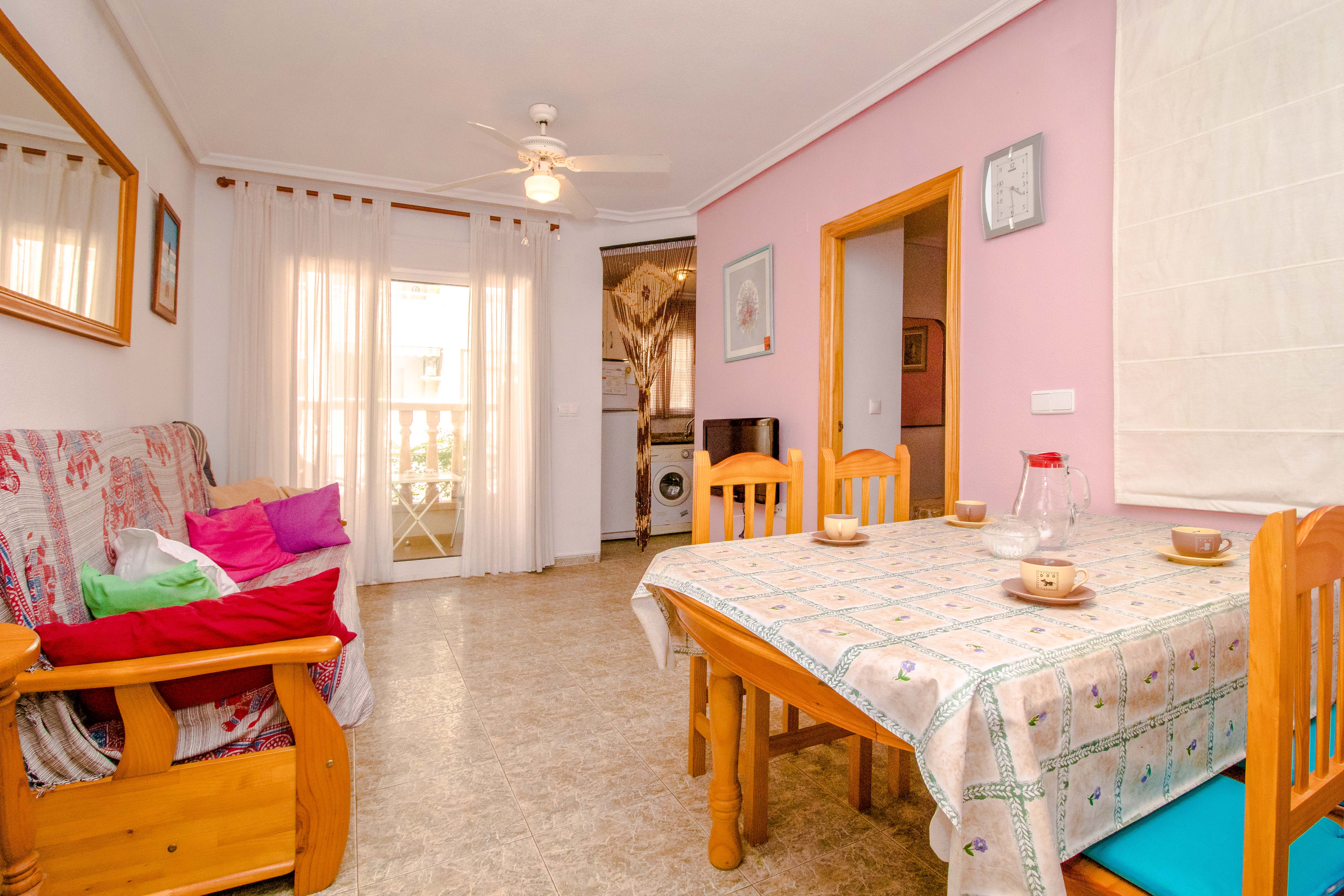 Piso_en_Calle_San_Luis,_San_Luis_street,_Rue_San_Luis,_Улица_Сан-Луис