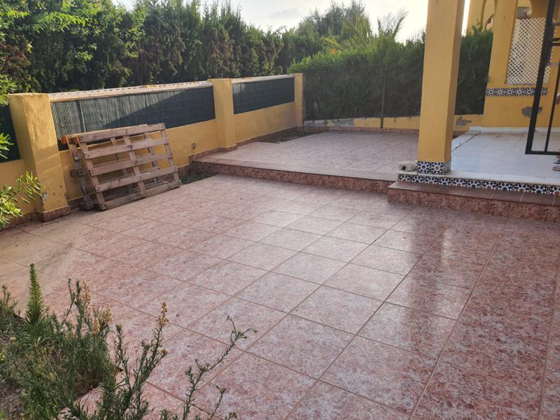 Bungalow_en_Playa_los_Locos,_Bungalow_in_Playa_los_Locos,_Bungalow_à_Playa_los_Locos