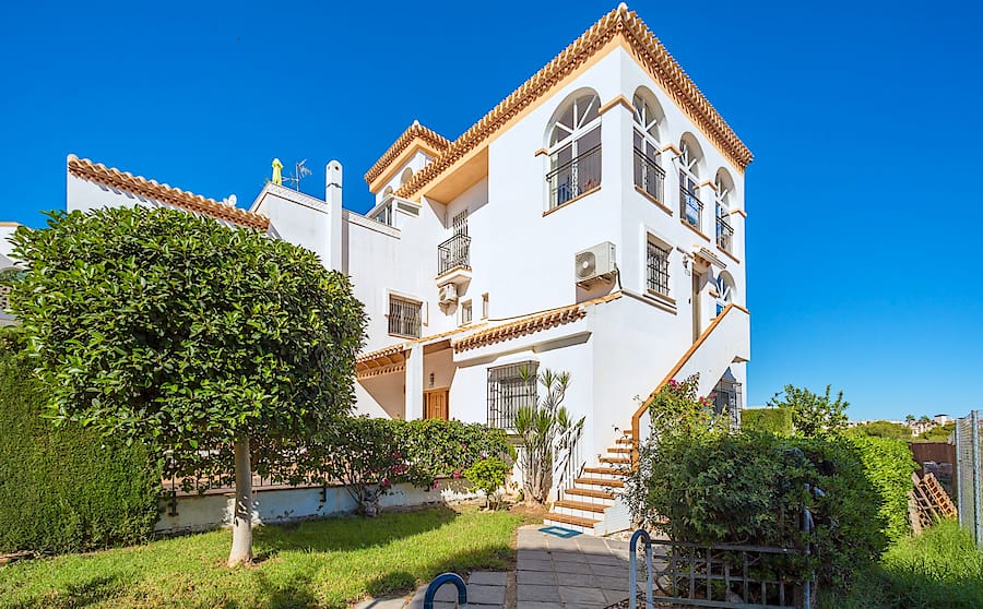 Dúplex_en_Playa_Flamenca,_Duplex_in_Playa_Flamenca,_Duplex_à_Playa_Flamenca