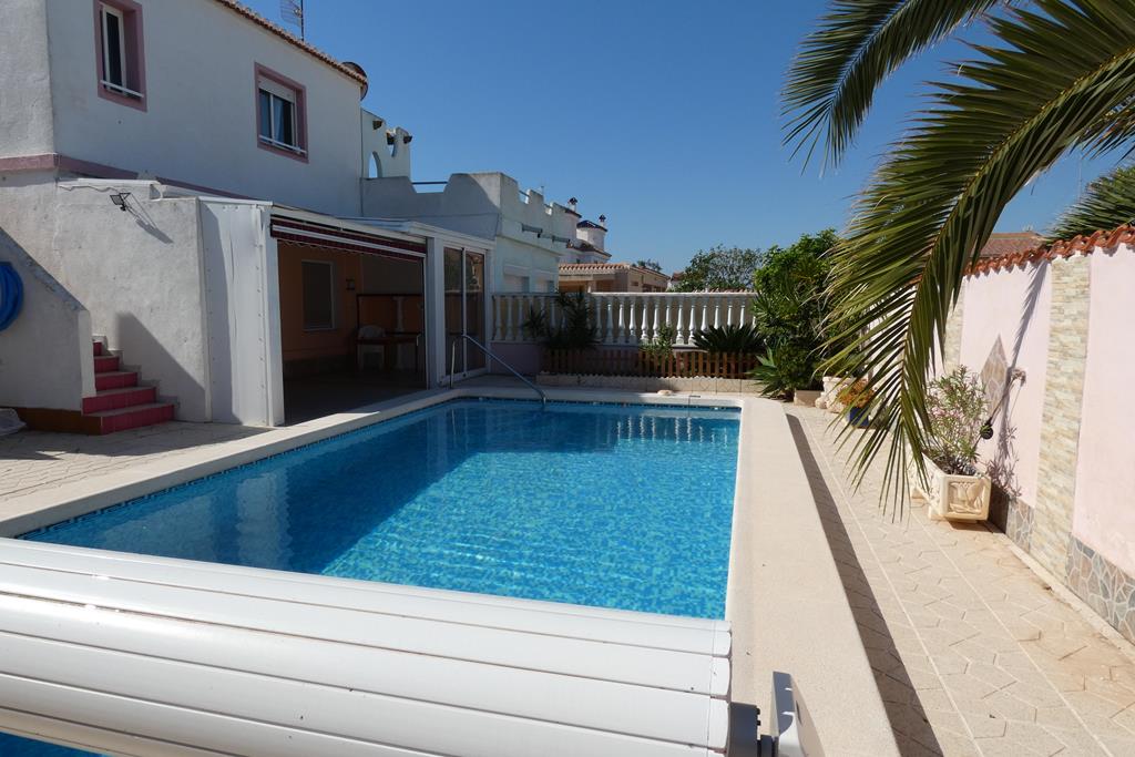 CHALET_EN_TORRETA_FLORIDA,_CHALET_IN_TORRETA_FLORIDA,_CHALET_À_TORRETA_FLORIDE