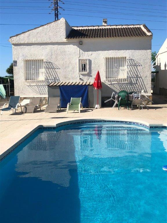 Chalet_en_San_Luis,_Chalet_in_San_Luis,_Chalet_à_San_Luis,_Шале_в_Сан-Луисе