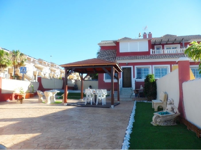 Chalet_Adosado_en_Villa_Martín,_Townhouse_in_Villa_Martín,_Maison_de_ville_à_Villa_Martín